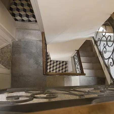 Oda ve Kahvaltı Al Dom